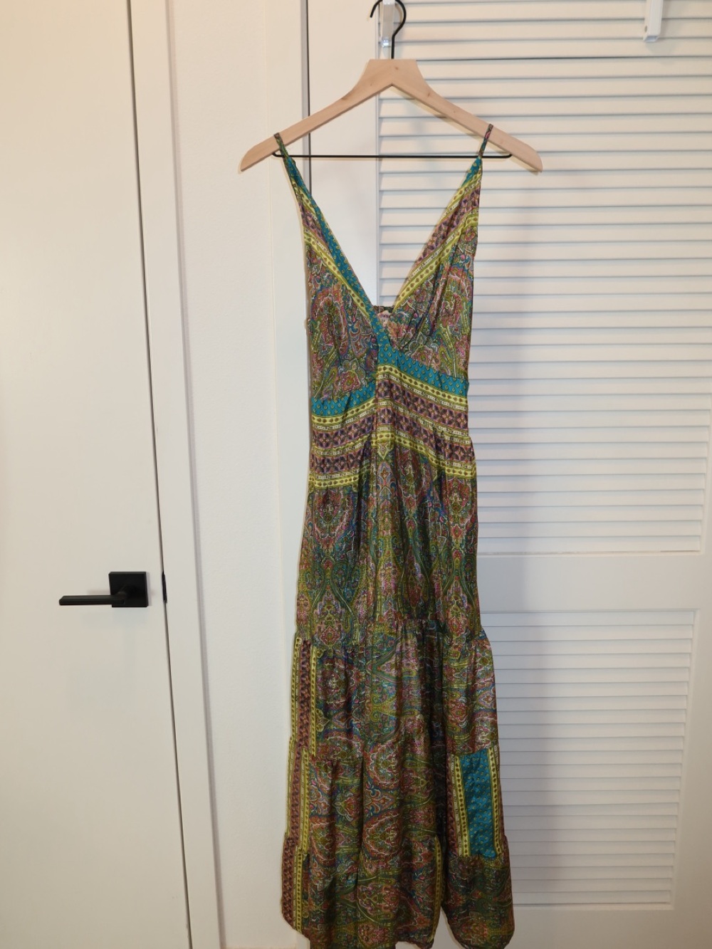 Women’s V-Neck Paisley Maxi Dress in Green